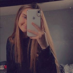 will be selling lots of girls clothes!